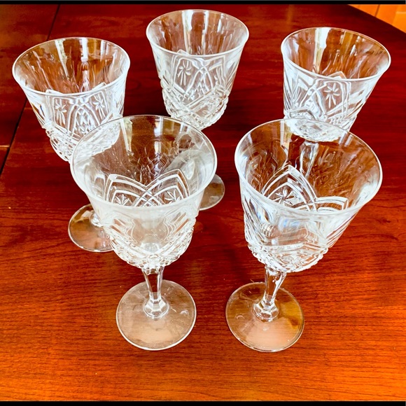 Set of 12 gorgeous cut-to-clear wine glasses red wine white wine water glasses - Picture 7 of 14